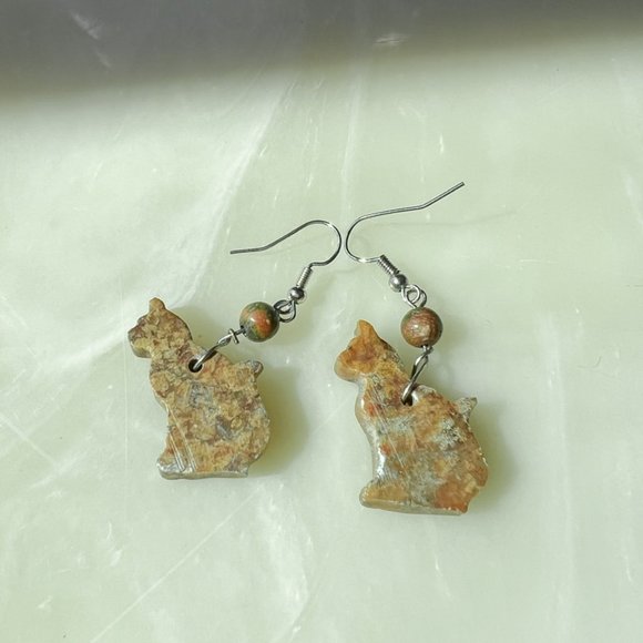 Vintage 90s Marble Stone Carved Cat Dangle Earrings - Picture 4 of 8